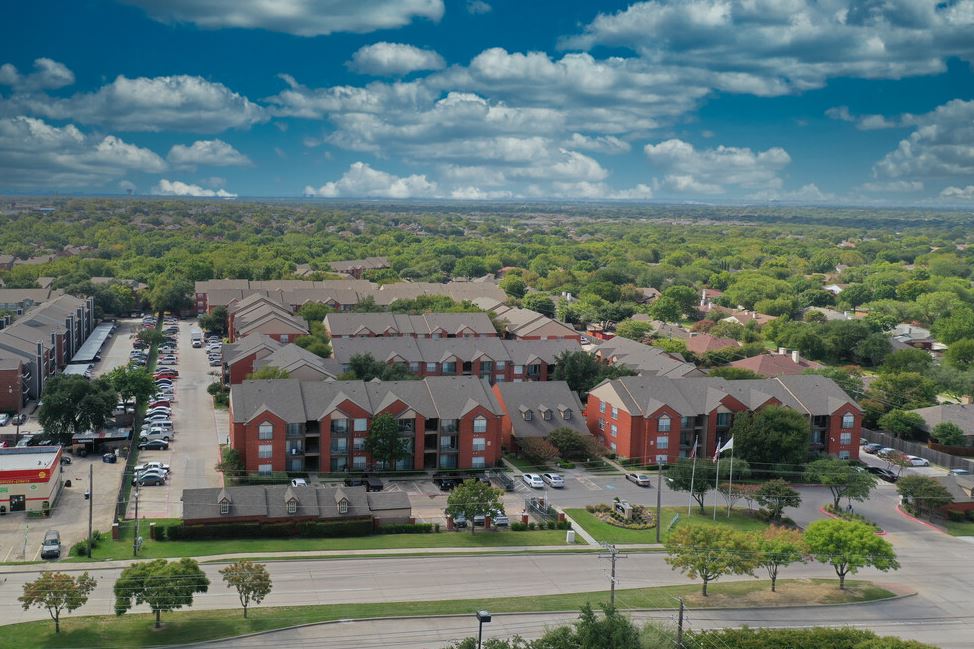 Fountains of Rosemeade Apartments in Carrollton, TX.